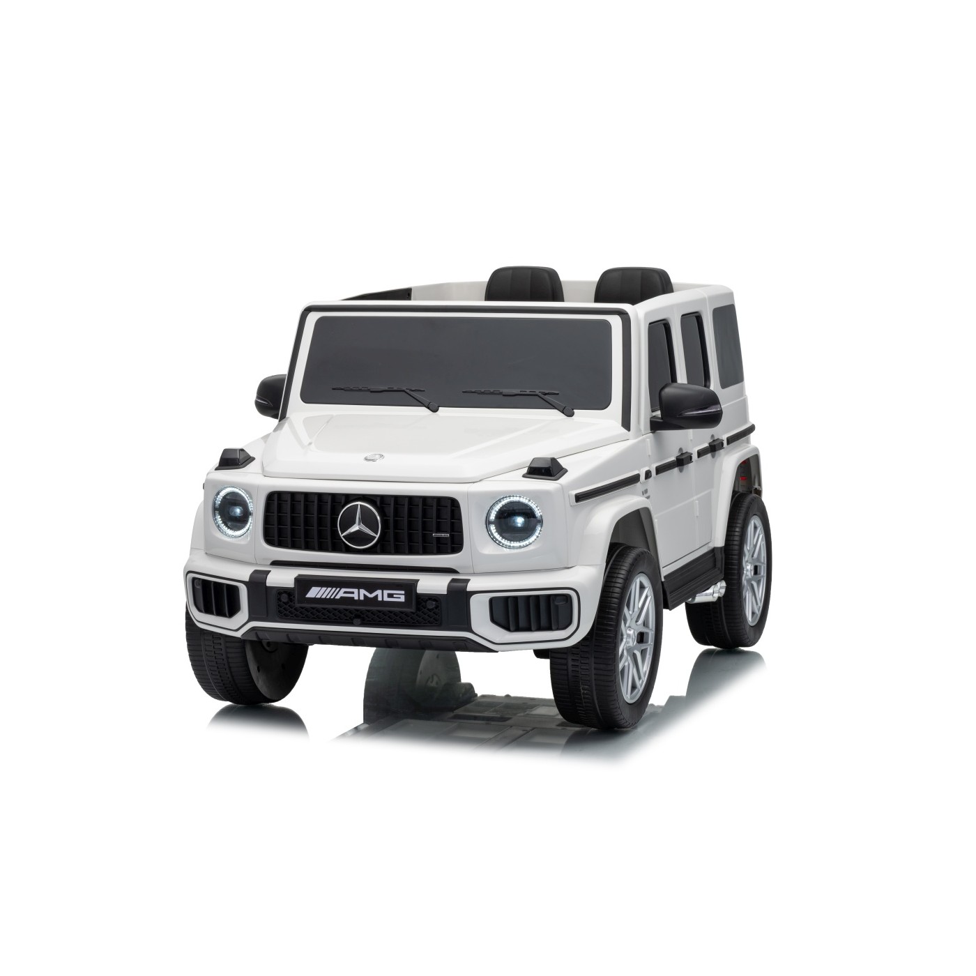Mercedes G63 AMG bílý vůz