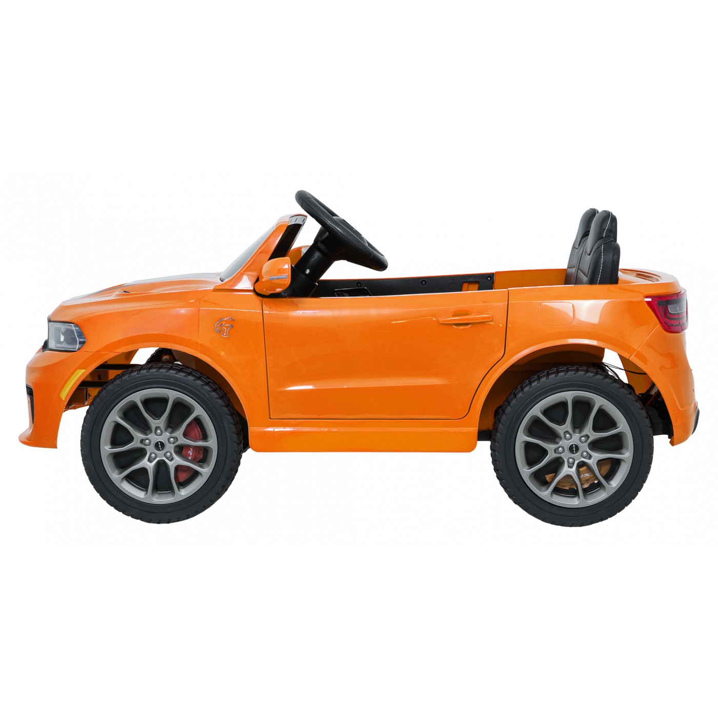 Oranžové vozidlo Dodge Durango