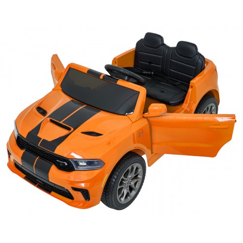 Oranžové vozidlo Dodge Durango