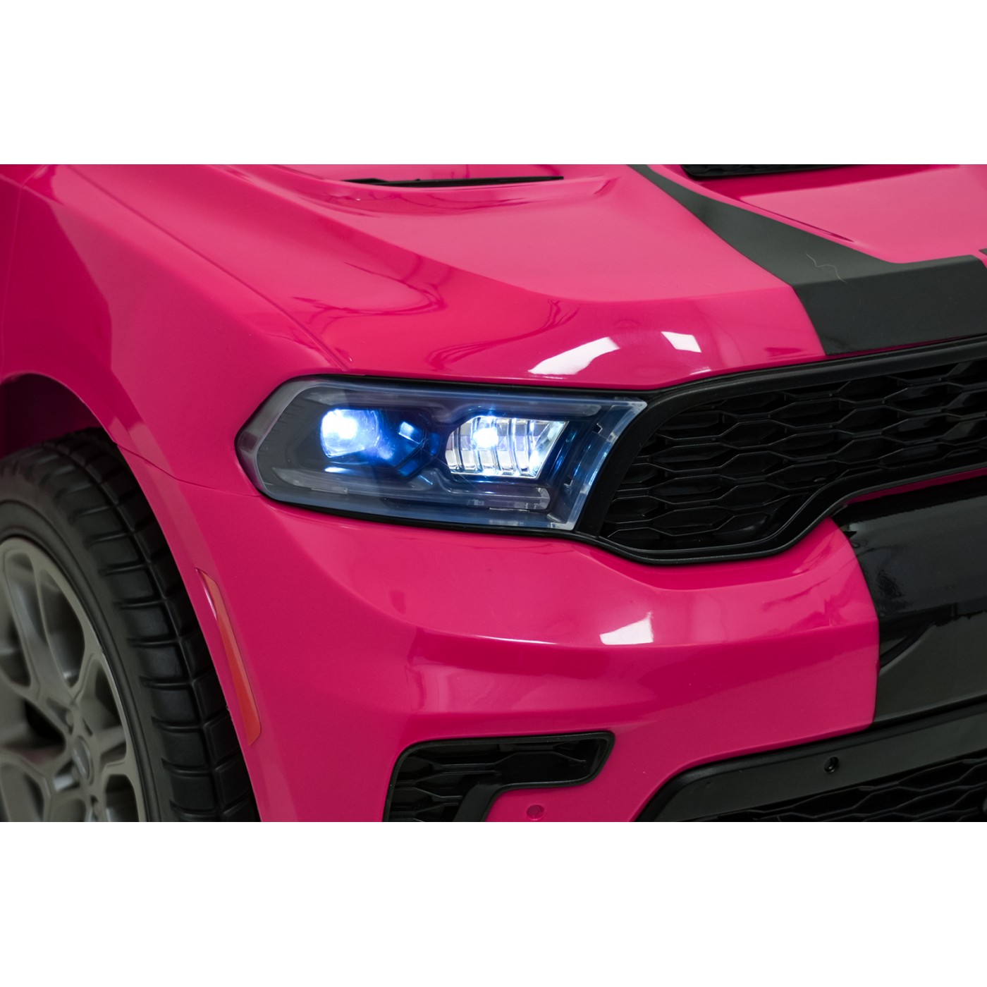 Dodge Durango růžové vozidlo