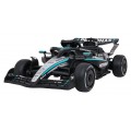 Černý závodní vůz AMG PETRONAS F1