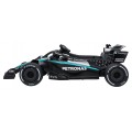 Černý závodní vůz AMG PETRONAS F1