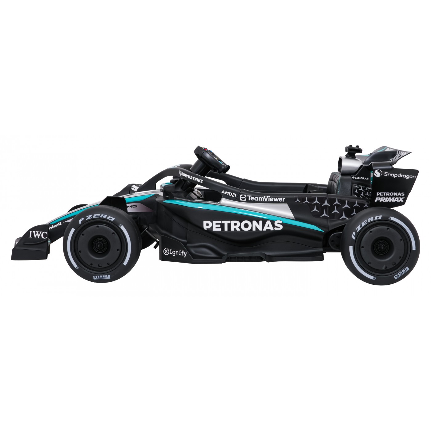 Černý závodní vůz AMG PETRONAS F1