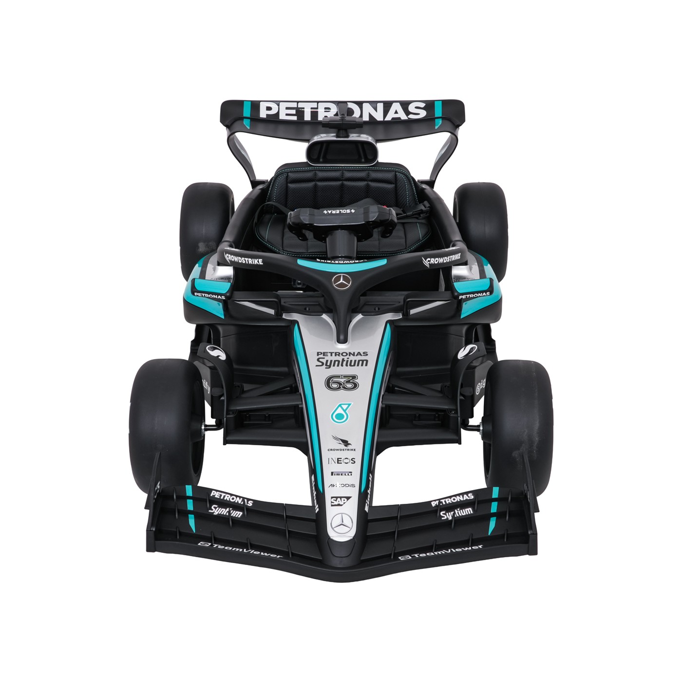 Černý závodní vůz AMG PETRONAS F1