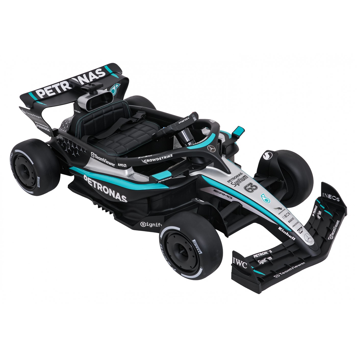 Černý závodní vůz AMG PETRONAS F1