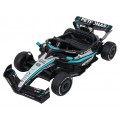 Černý závodní vůz AMG PETRONAS F1