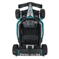 Černý závodní vůz AMG PETRONAS F1