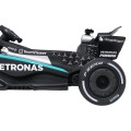 Černý závodní vůz AMG PETRONAS F1
