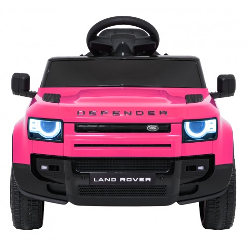 Růžové vozidlo Land Rover Defender