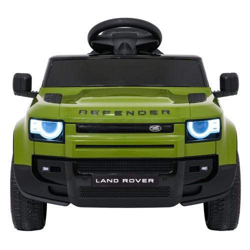 Zelené vozidlo Land Rover Defender