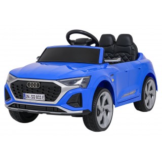 Audi SQ8 modré vozidlo