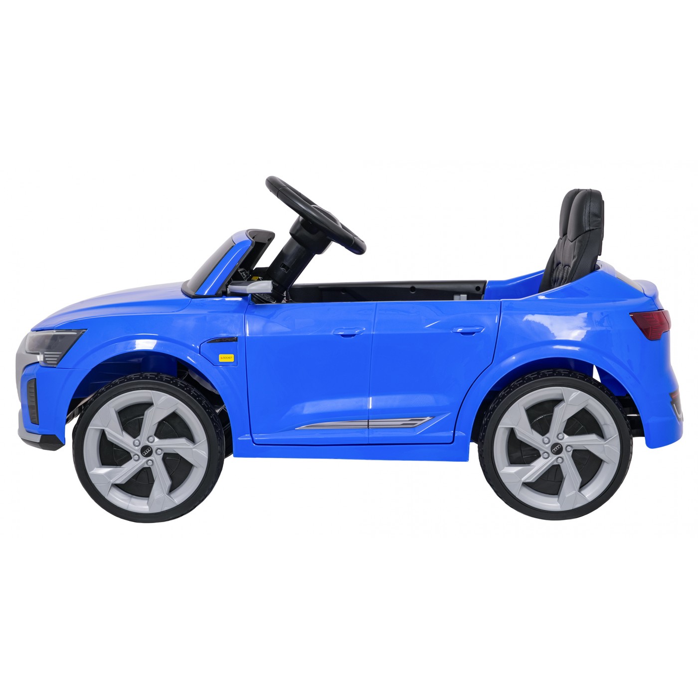 Audi SQ8 modré vozidlo
