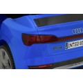 Audi SQ8 modré vozidlo