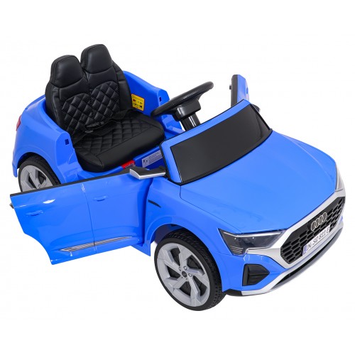 Audi SQ8 modré vozidlo