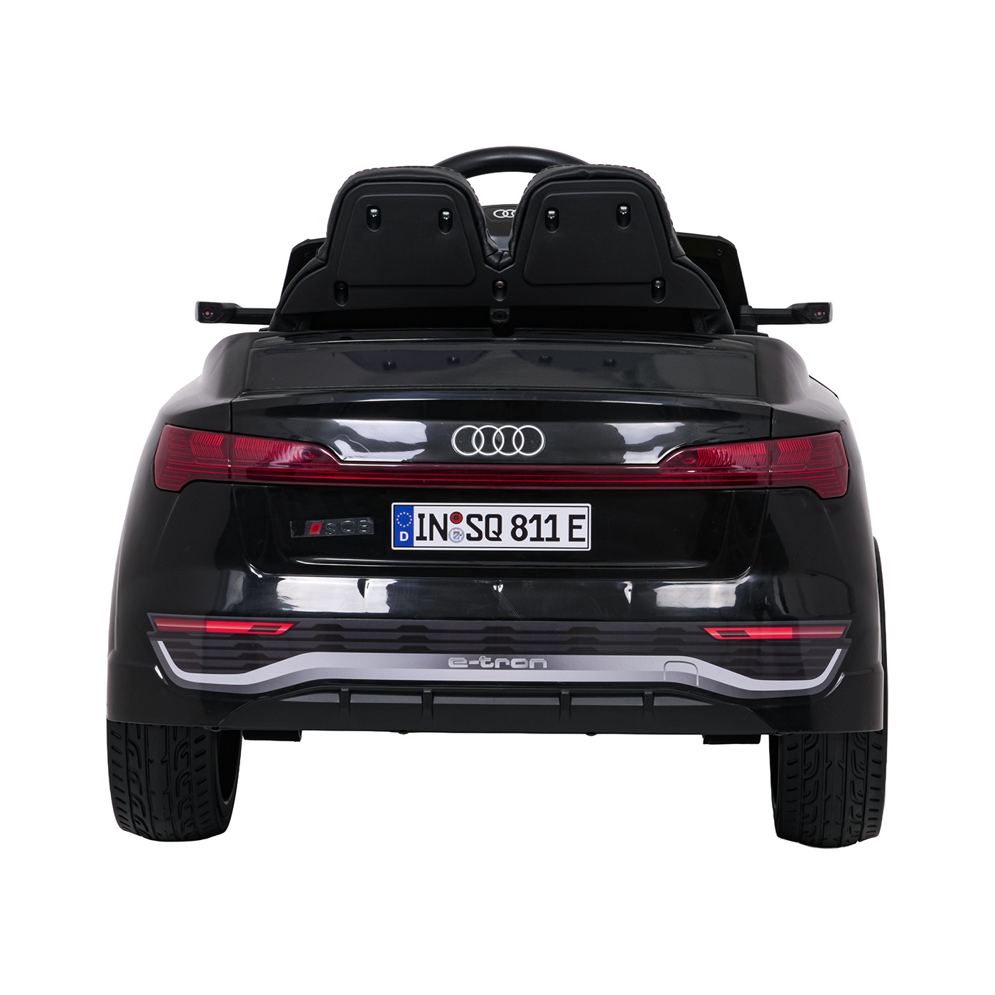 Černé vozidlo Audi SQ8
