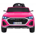 Růžové vozidlo Audi SQ8