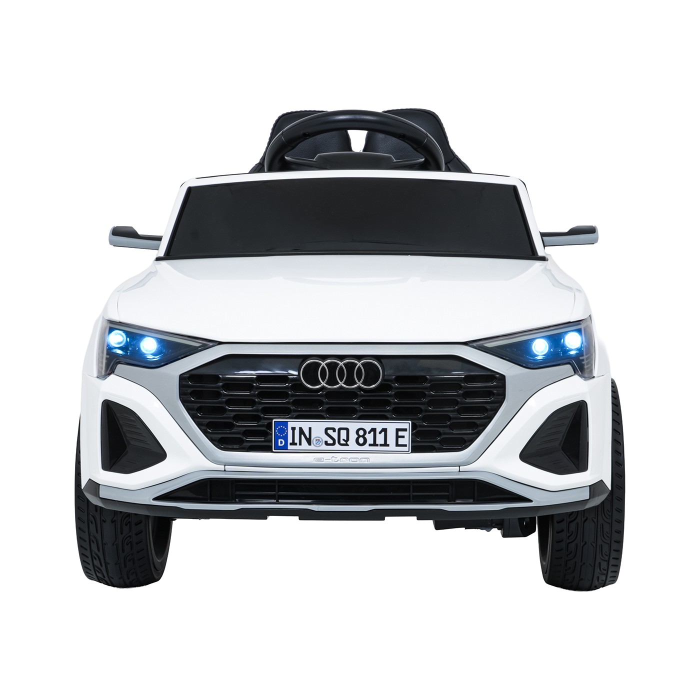 Audi SQ8 bílé vozidlo