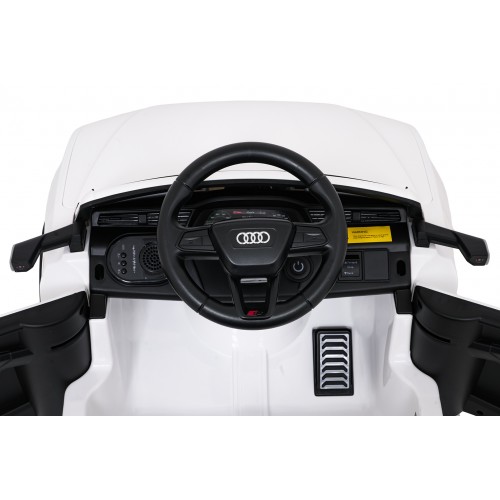 Audi SQ8 bílé vozidlo